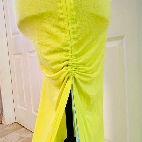 Free People Yellow Dress.. NWT. Halter, adjustable around cup size. - Picture 5 of 10